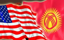 КИРГИЗИЯ ВНОВЬ ТЯНЕТСЯ К США Вашингтон берет на себя обязательства поддерживать Бишкек в его стремлении углублять демократию, налаживать более эффективную систему государственного управления