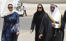 НЕПРОСТОЙ ВЫБОР ДЛЯ АЗЕРБАЙДЖАНА Первая леди Азербайджана присутствовала на официальной церемонии — подобное в Саудовские Аравии допустимо только для женщин -- глав государств