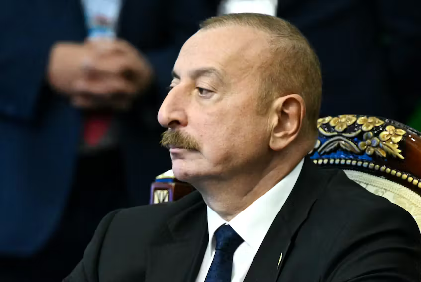 США вынуждают Азербайджан предать Россию